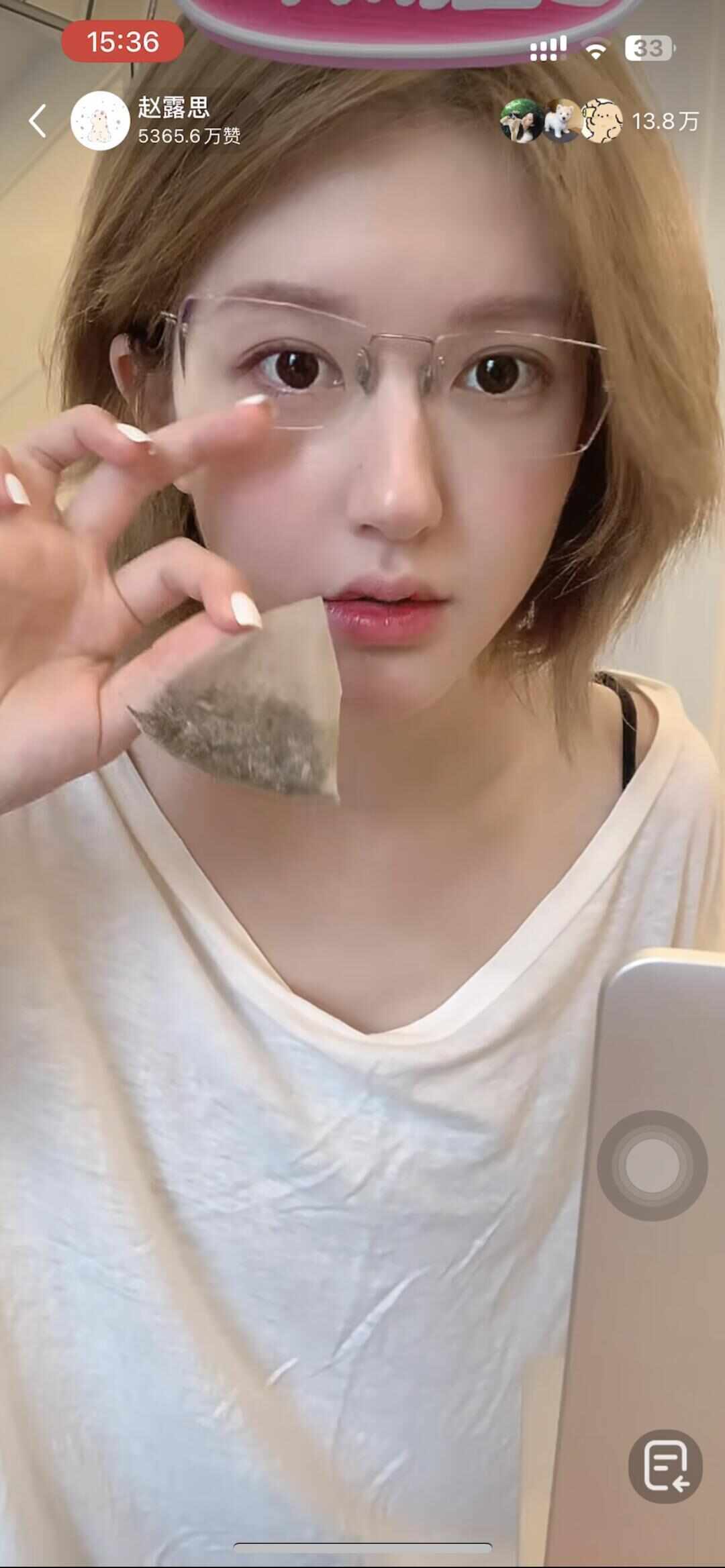 赵露思一天带火一个商品赵露思一天带火一个商品，明星效应与营销策略的完美结合